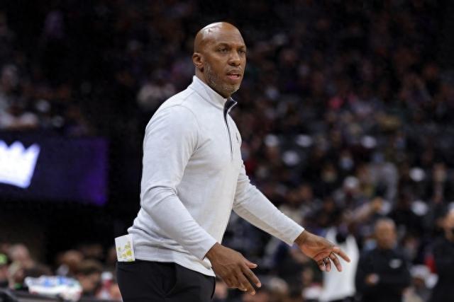 文班亚马33+15马刺险胜篮网 绿军屠奇才5连胜