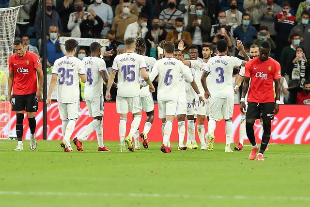 骑士擒公牛开季12连胜 文班34+12马刺大胜国王